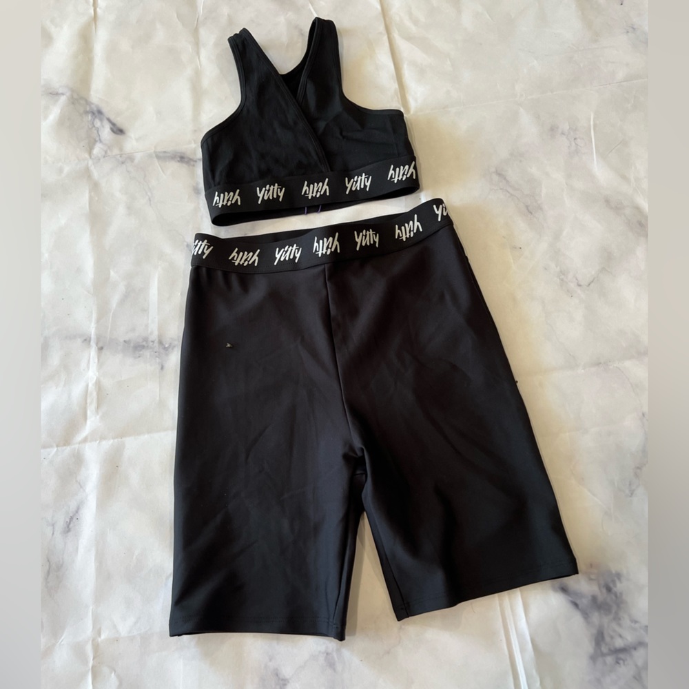 YITTY by FABLETICS set ✨ - Picture 5 of 10